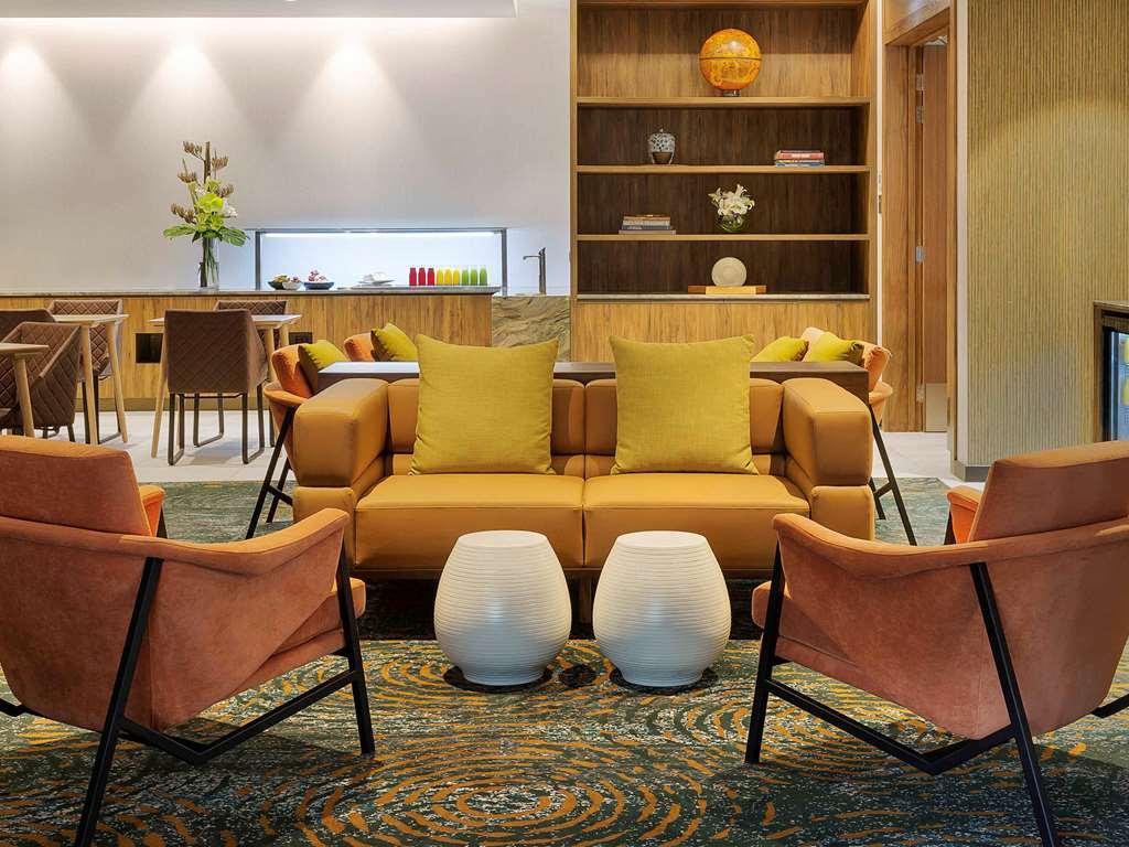 Отель Pullman Роторуа Ресторан фото The lounge at the airport