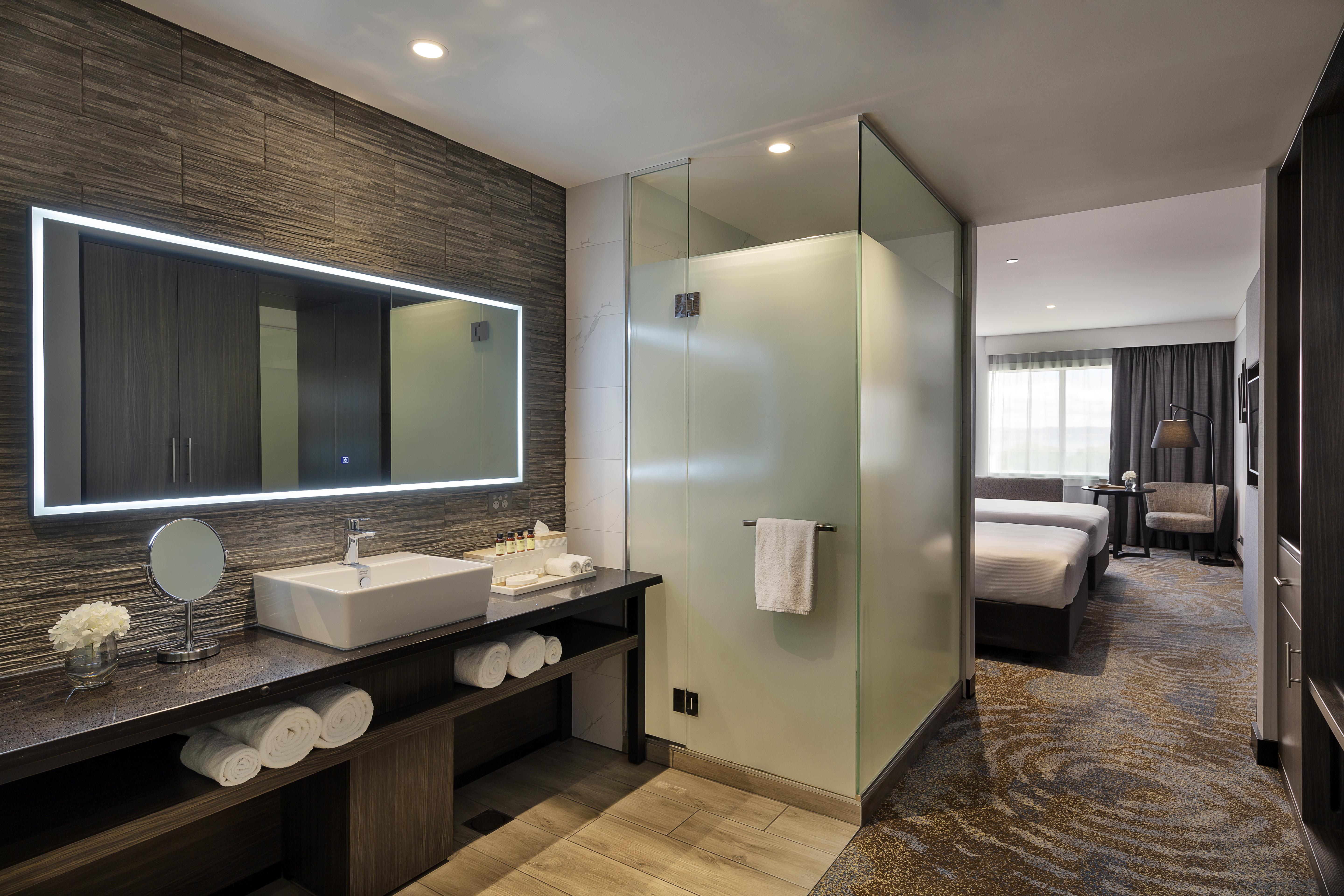 Отель Pullman Роторуа Экстерьер фото A bathroom at the hotel