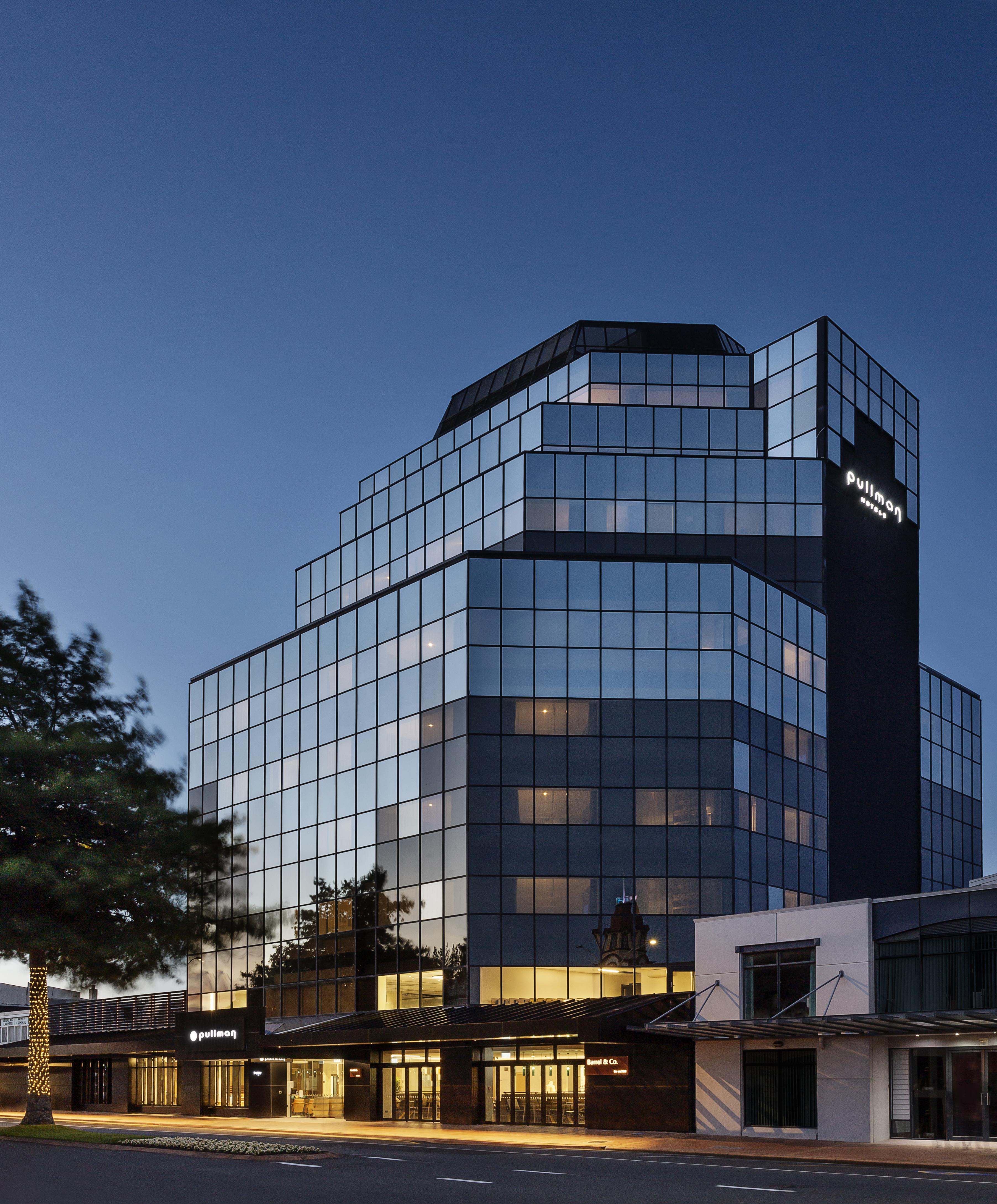 Отель Pullman Роторуа Экстерьер фото The building of the company in Madrid